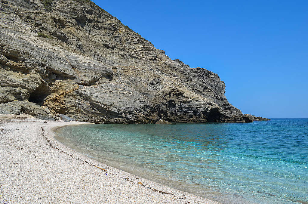 Καταστροφικό για τον Αιγιαλό και την Παραλία το νέο σχέδιο νόμου που προωθεί με ρυθμούς κατεπείγοντος η κυβέρνηση